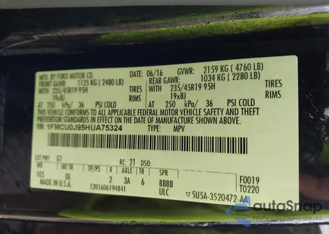 2017 Ford Escape Titanium z USA, uszkodzony, nr VIN 1FMCU0J95HUA75324